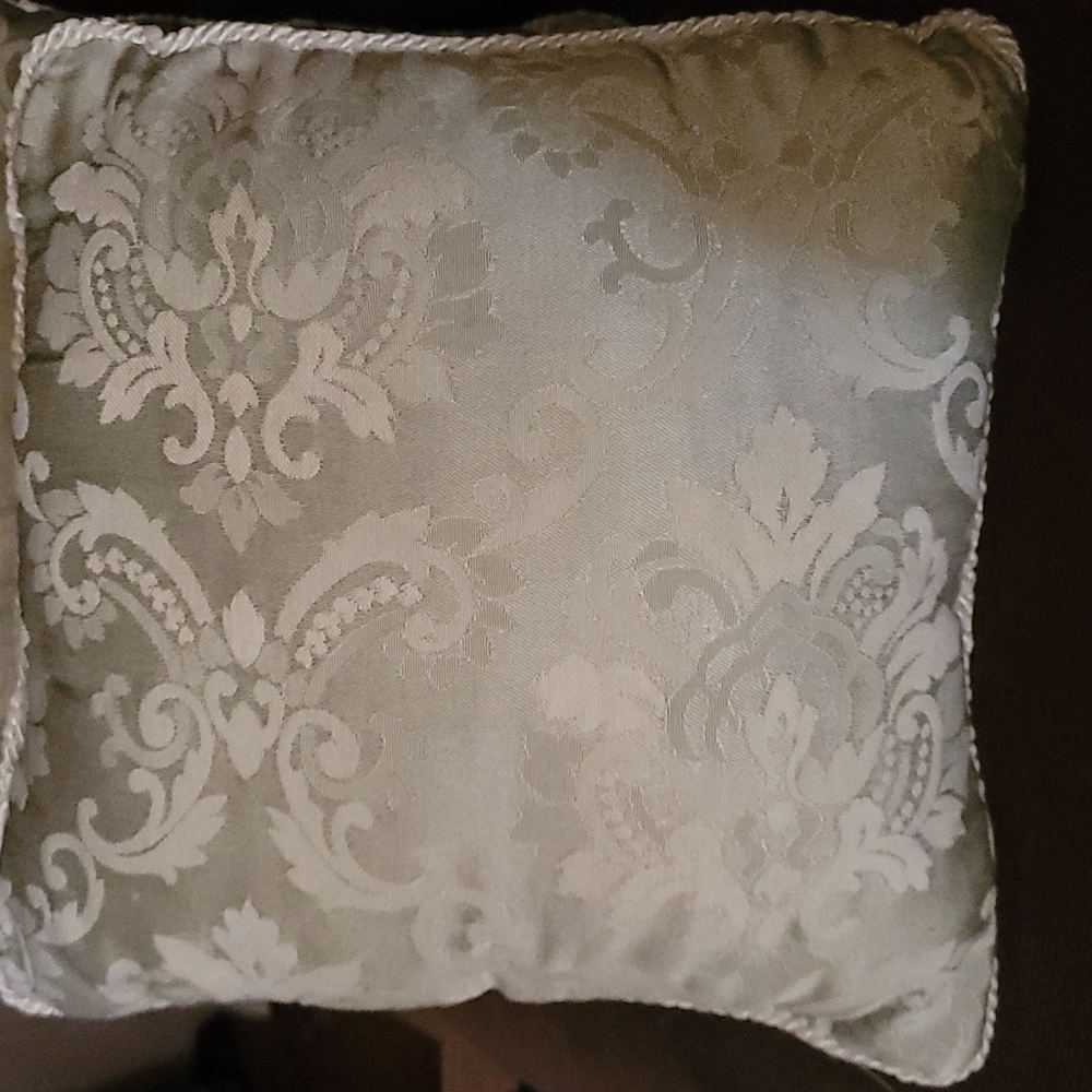 Set of 2 Decorative couch pillows - Picture 7 of 7